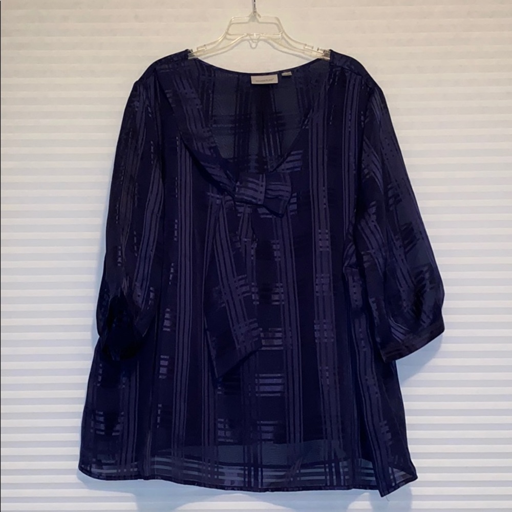 Dark navy blue blouse from Avenue, 30/32.